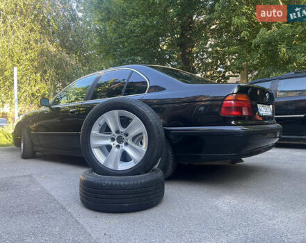 Чорний БМВ 5 Серія, об'ємом двигуна 2 л та пробігом 300 тис. км за 3800 $, фото 16 на Automoto.ua