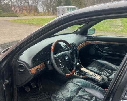 Черный БМВ 5 Серия, объемом двигателя 2.8 л и пробегом 366 тыс. км за 3750 $, фото 12 на Automoto.ua