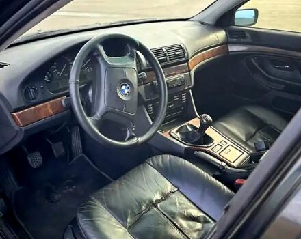 Черный БМВ 5 Серия, объемом двигателя 2.5 л и пробегом 0 тыс. км за 2700 $, фото 6 на Automoto.ua