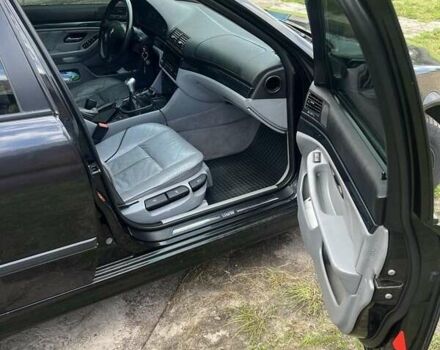 Черный БМВ 5 Серия, объемом двигателя 2.5 л и пробегом 306 тыс. км за 4500 $, фото 1 на Automoto.ua