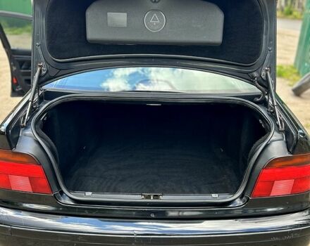 Черный БМВ 5 Серия, объемом двигателя 2.8 л и пробегом 330 тыс. км за 4200 $, фото 9 на Automoto.ua