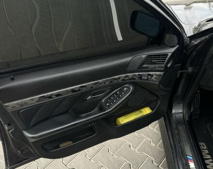 Черный БМВ 5 Серия, объемом двигателя 4.4 л и пробегом 350 тыс. км за 9000 $, фото 6 на Automoto.ua