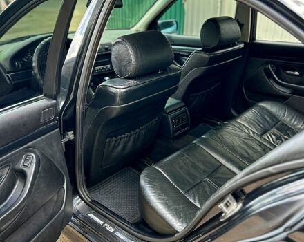 Черный БМВ 5 Серия, объемом двигателя 2.8 л и пробегом 330 тыс. км за 4200 $, фото 5 на Automoto.ua