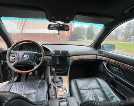 Черный БМВ 5 Серия, объемом двигателя 2.8 л и пробегом 366 тыс. км за 3750 $, фото 13 на Automoto.ua
