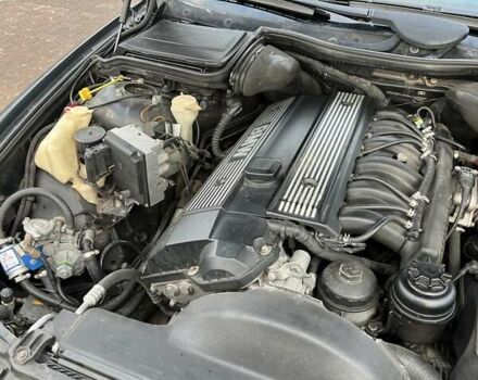 Чорний БМВ 5 Серія, об'ємом двигуна 2.5 л та пробігом 300 тис. км за 5000 $, фото 14 на Automoto.ua