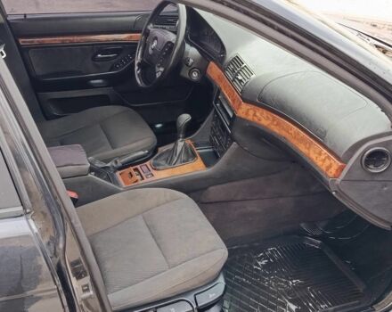 Черный БМВ 5 Серия, объемом двигателя 2.5 л и пробегом 320 тыс. км за 1850 $, фото 9 на Automoto.ua