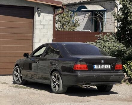 Черный БМВ 5 Серия, объемом двигателя 3.5 л и пробегом 1000 тыс. км за 2700 $, фото 1 на Automoto.ua