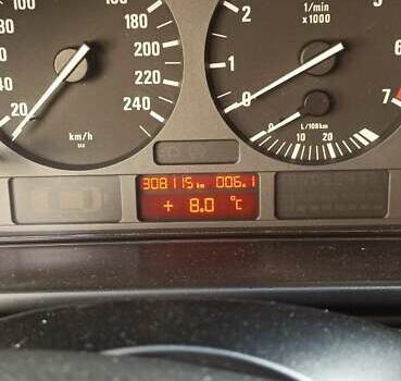 Чорний БМВ 5 Серія, об'ємом двигуна 1.99 л та пробігом 308 тис. км за 3900 $, фото 2 на Automoto.ua