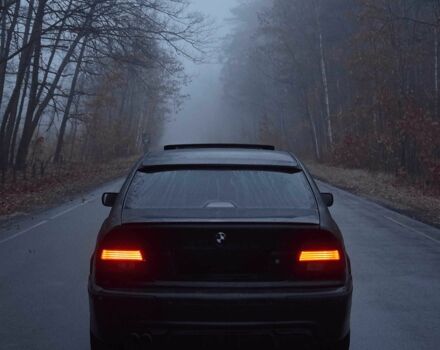 Черный БМВ 5 Серия, объемом двигателя 3.5 л и пробегом 270 тыс. км за 8000 $, фото 1 на Automoto.ua