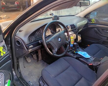 Черный БМВ 5 Серия, объемом двигателя 2.8 л и пробегом 346 тыс. км за 4600 $, фото 3 на Automoto.ua