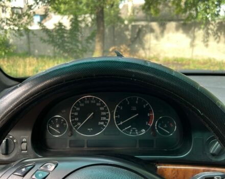 Черный БМВ 5 Серия, объемом двигателя 3.5 л и пробегом 1000 тыс. км за 2700 $, фото 3 на Automoto.ua
