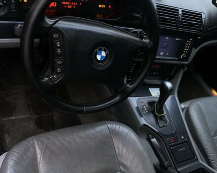 Чорний БМВ 5 Серія, об'ємом двигуна 3 л та пробігом 408 тис. км за 4000 $, фото 5 на Automoto.ua