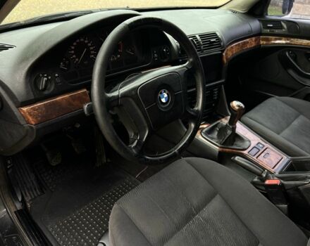 Черный БМВ 5 Серия, объемом двигателя 2.5 л и пробегом 299 тыс. км за 2999 $, фото 18 на Automoto.ua