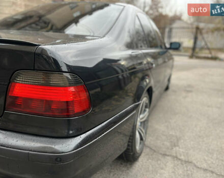 Черный БМВ 5 Серия, объемом двигателя 3.5 л и пробегом 350 тыс. км за 3900 $, фото 7 на Automoto.ua