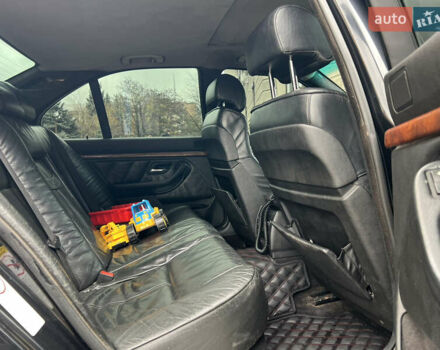 Черный БМВ 5 Серия, объемом двигателя 3.5 л и пробегом 350 тыс. км за 3900 $, фото 9 на Automoto.ua
