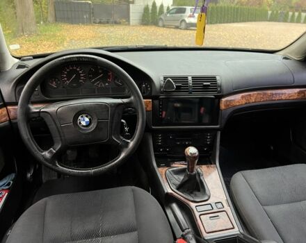 Черный БМВ 5 Серия, объемом двигателя 2.5 л и пробегом 299 тыс. км за 2999 $, фото 19 на Automoto.ua