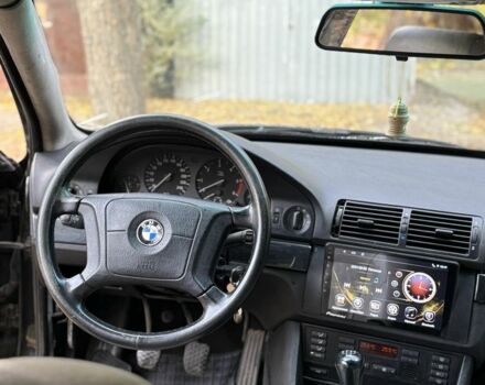 Черный БМВ 5 Серия, объемом двигателя 2.5 л и пробегом 300 тыс. км за 2199 $, фото 12 на Automoto.ua