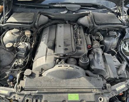 Черный БМВ 5 Серия, объемом двигателя 2 л и пробегом 274 тыс. км за 2650 $, фото 6 на Automoto.ua