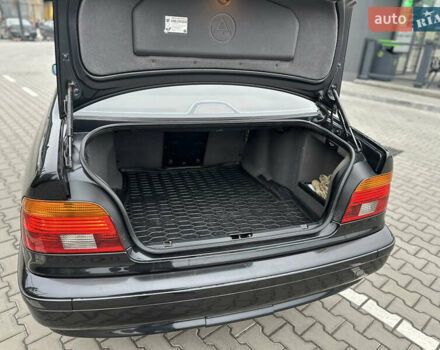 Чорний БМВ 5 Серія, об'ємом двигуна 2.93 л та пробігом 335 тис. км за 6850 $, фото 31 на Automoto.ua