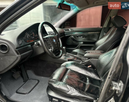 Черный БМВ 5 Серия, объемом двигателя 2.5 л и пробегом 398 тыс. км за 5000 $, фото 21 на Automoto.ua