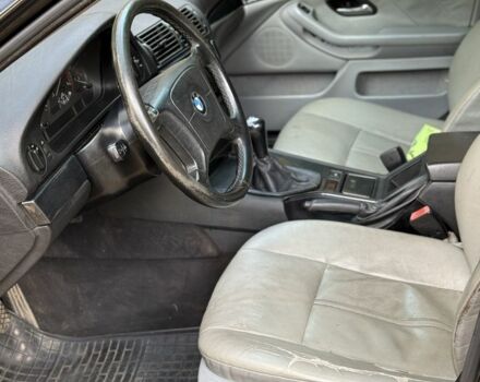 Черный БМВ 5 Серия, объемом двигателя 2.5 л и пробегом 300 тыс. км за 2199 $, фото 9 на Automoto.ua