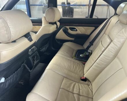 Черный БМВ 5 Серия, объемом двигателя 2.9 л и пробегом 480 тыс. км за 5200 $, фото 8 на Automoto.ua