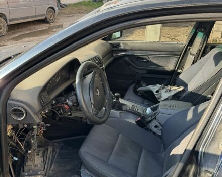 Черный БМВ 5 Серия, объемом двигателя 0 л и пробегом 250 тыс. км за 1100 $, фото 4 на Automoto.ua