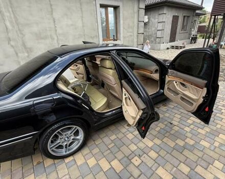 Черный БМВ 5 Серия, объемом двигателя 3 л и пробегом 355 тыс. км за 9200 $, фото 3 на Automoto.ua