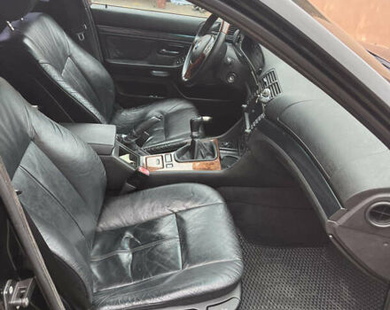 Черный БМВ 5 Серия, объемом двигателя 3 л и пробегом 338 тыс. км за 6500 $, фото 7 на Automoto.ua