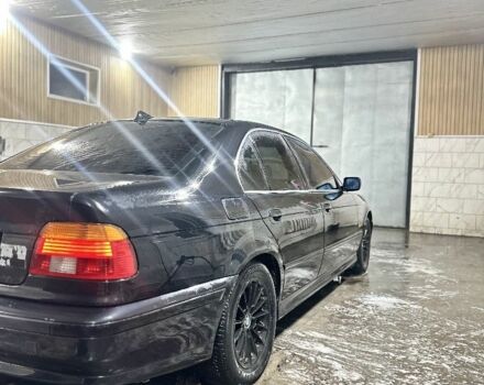 Черный БМВ 5 Серия, объемом двигателя 3 л и пробегом 500 тыс. км за 2700 $, фото 3 на Automoto.ua