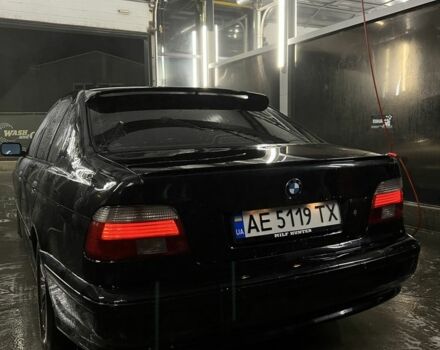 Черный БМВ 5 Серия, объемом двигателя 4.4 л и пробегом 500 тыс. км за 2999 $, фото 5 на Automoto.ua