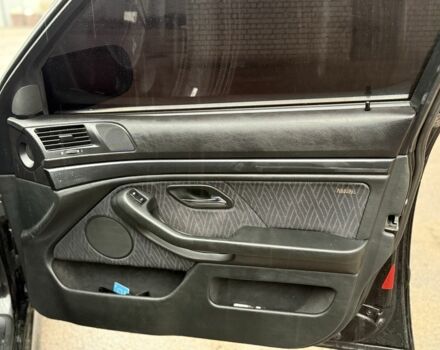 Черный БМВ 5 Серия, объемом двигателя 2.9 л и пробегом 300 тыс. км за 5500 $, фото 7 на Automoto.ua