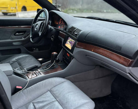 Черный БМВ 5 Серия, объемом двигателя 2.5 л и пробегом 300 тыс. км за 4300 $, фото 6 на Automoto.ua