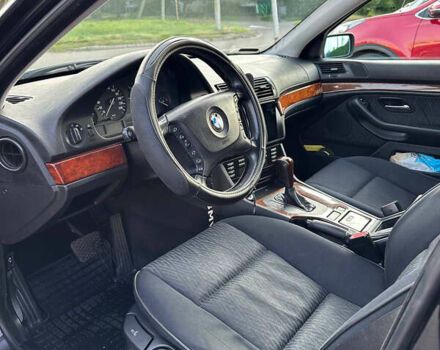 Черный БМВ 5 Серия, объемом двигателя 2.5 л и пробегом 300 тыс. км за 5700 $, фото 4 на Automoto.ua
