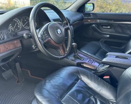 Черный БМВ 5 Серия, объемом двигателя 0 л и пробегом 335 тыс. км за 7700 $, фото 8 на Automoto.ua