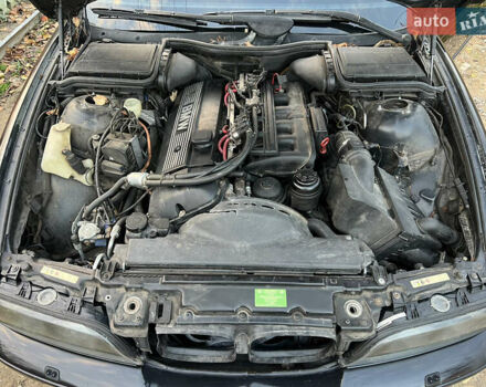 Черный БМВ 5 Серия, объемом двигателя 2.17 л и пробегом 455 тыс. км за 3999 $, фото 36 на Automoto.ua