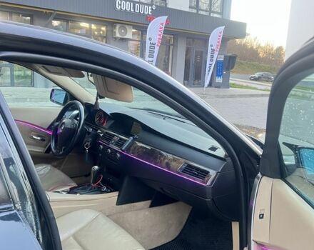 Чорний БМВ 5 Серія, об'ємом двигуна 3 л та пробігом 350 тис. км за 8700 $, фото 7 на Automoto.ua