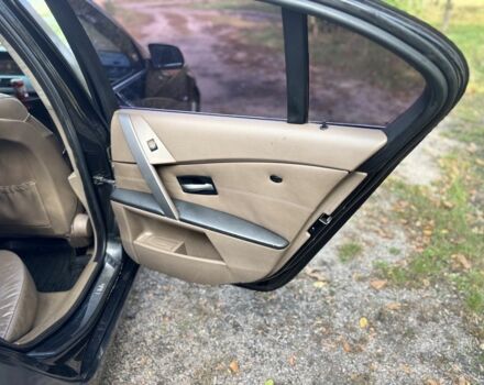 Черный БМВ 5 Серия, объемом двигателя 3 л и пробегом 500 тыс. км за 3350 $, фото 17 на Automoto.ua