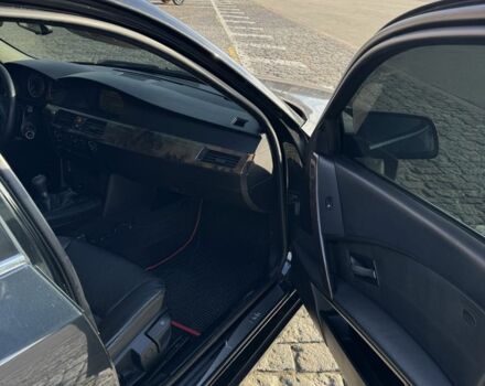 Чорний БМВ 5 Серія, об'ємом двигуна 3 л та пробігом 350 тис. км за 4100 $, фото 12 на Automoto.ua