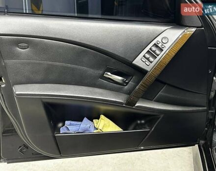 БМВ 5 Серия 2004 в Черновцах на Automoto.ua Черный БМВ 5 Серия, объемом двигателя 2.99 л и пробегом 360 тыс. км за 11400 $, фото 7 на Automoto.ua