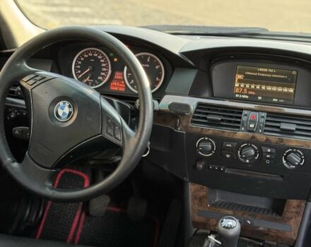 Чорний БМВ 5 Серія, об'ємом двигуна 3 л та пробігом 350 тис. км за 4100 $, фото 13 на Automoto.ua