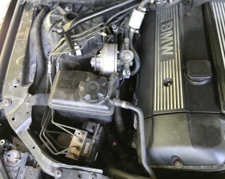 Черный БМВ 5 Серия, объемом двигателя 0.22 л и пробегом 302 тыс. км за 7000 $, фото 4 на Automoto.ua