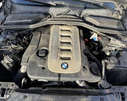 Чорний БМВ 5 Серія, об'ємом двигуна 3 л та пробігом 350 тис. км за 4100 $, фото 17 на Automoto.ua