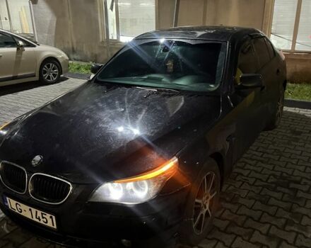 Черный БМВ 5 Серия, объемом двигателя 3 л и пробегом 400 тыс. км за 3850 $, фото 1 на Automoto.ua