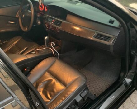 Черный БМВ 5 Серия, объемом двигателя 2.5 л и пробегом 300 тыс. км за 7999 $, фото 4 на Automoto.ua