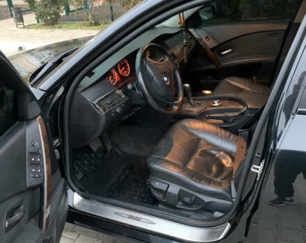 Черный БМВ 5 Серия, объемом двигателя 2.5 л и пробегом 300 тыс. км за 6999 $, фото 7 на Automoto.ua