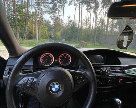 Черный БМВ 5 Серия, объемом двигателя 4.8 л и пробегом 235 тыс. км за 12500 $, фото 6 на Automoto.ua