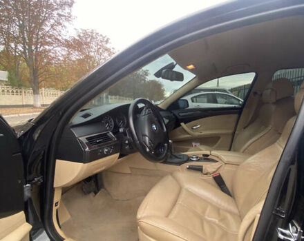 Черный БМВ 5 Серия, объемом двигателя 3 л и пробегом 317 тыс. км за 11000 $, фото 6 на Automoto.ua