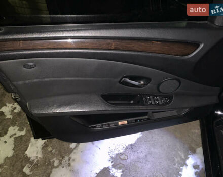 Чорний БМВ 5 Серія, об'ємом двигуна 3 л та пробігом 250 тис. км за 9300 $, фото 7 на Automoto.ua