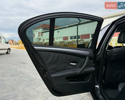 Черный БМВ 5 Серия, объемом двигателя 3 л и пробегом 295 тыс. км за 9500 $, фото 40 на Automoto.ua